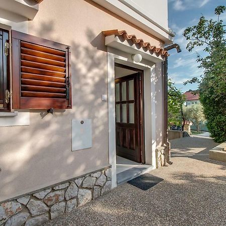 Apartment Simona Mali Losinj Bagian luar foto