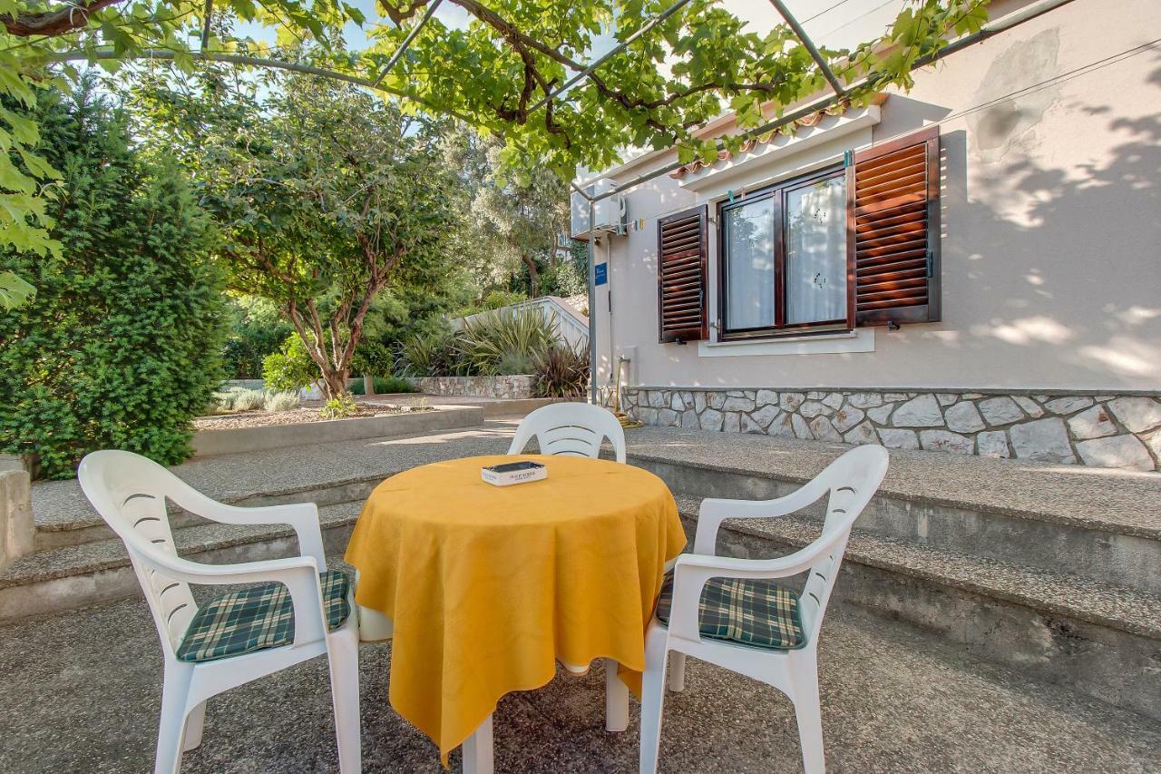 Apartment Simona Mali Losinj Bagian luar foto