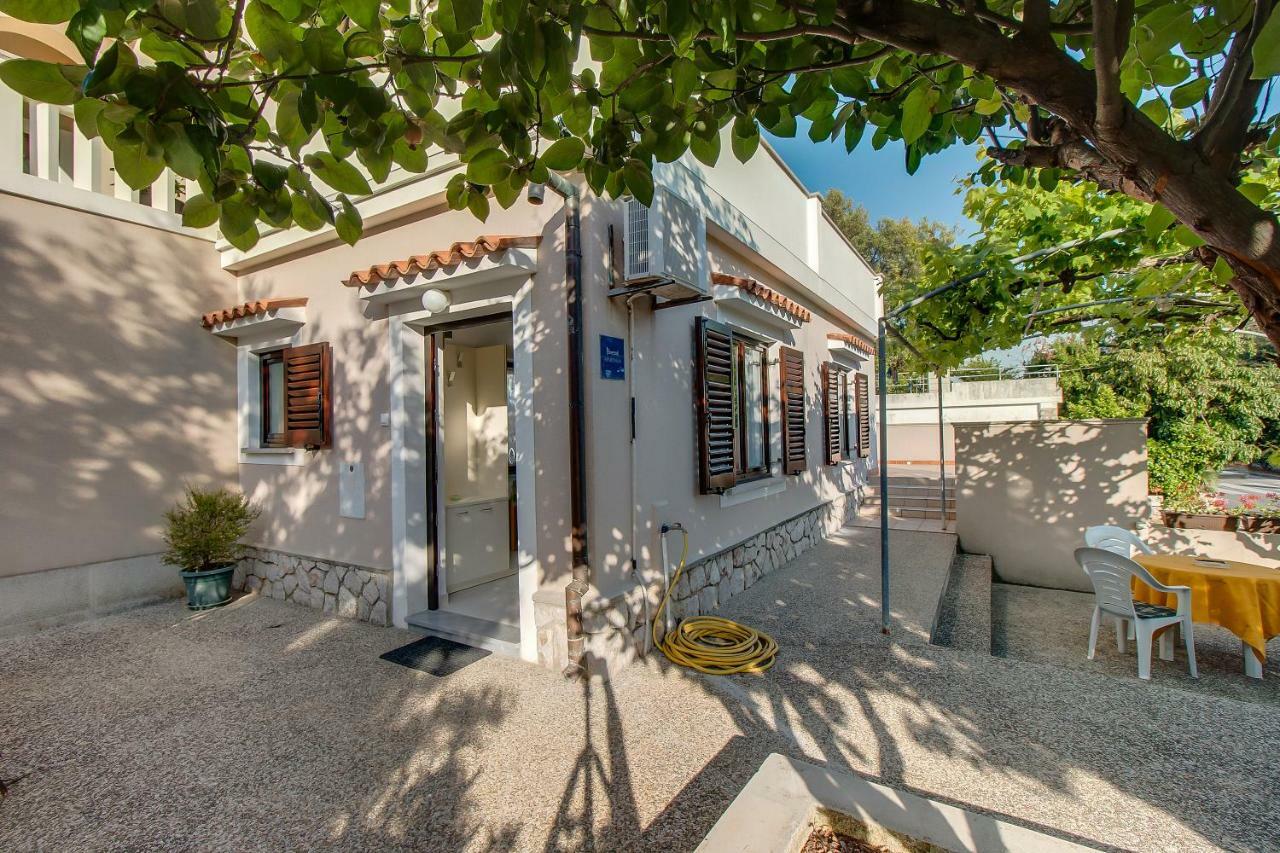 Apartment Simona Mali Losinj Bagian luar foto