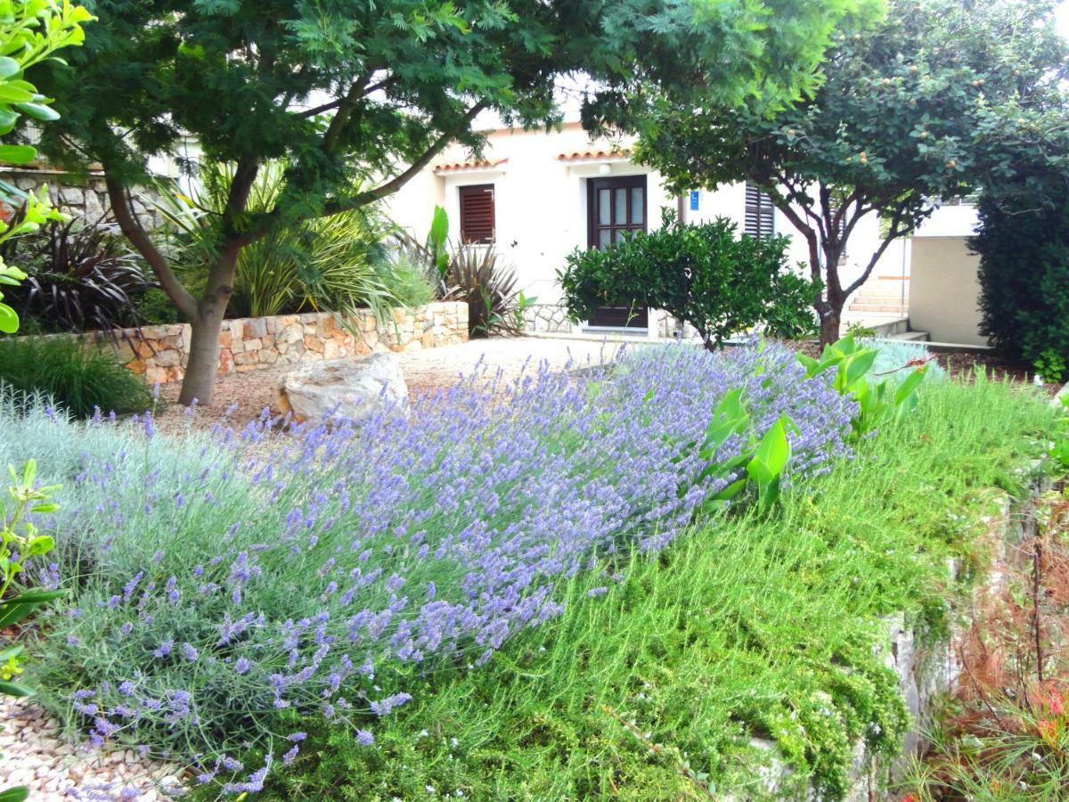 Apartment Simona Mali Losinj Bagian luar foto