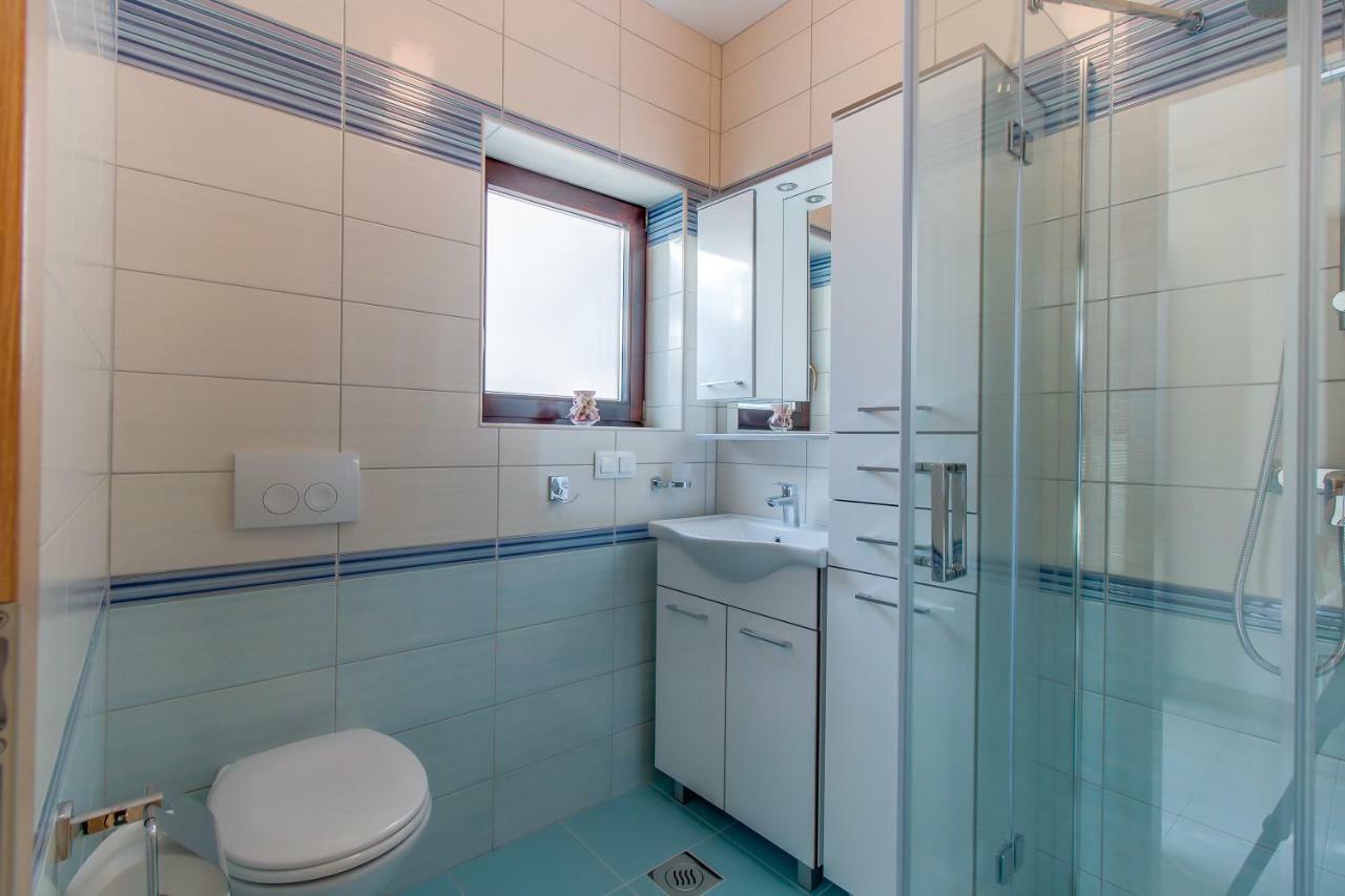 Apartment Simona Mali Losinj Bagian luar foto
