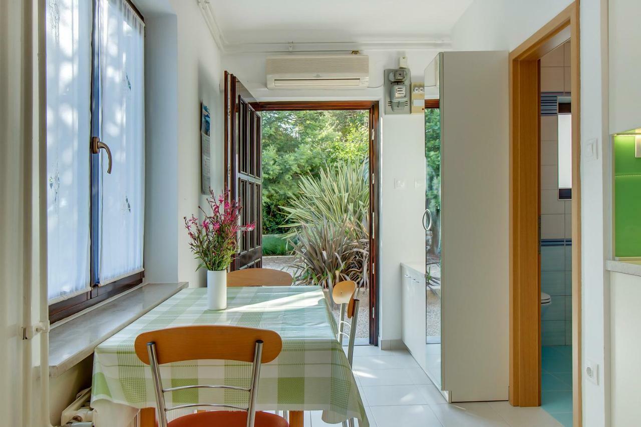 Apartment Simona Mali Losinj Bagian luar foto