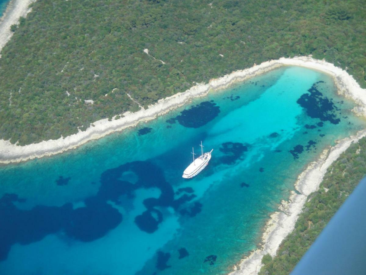 Apartment Simona Mali Losinj Bagian luar foto