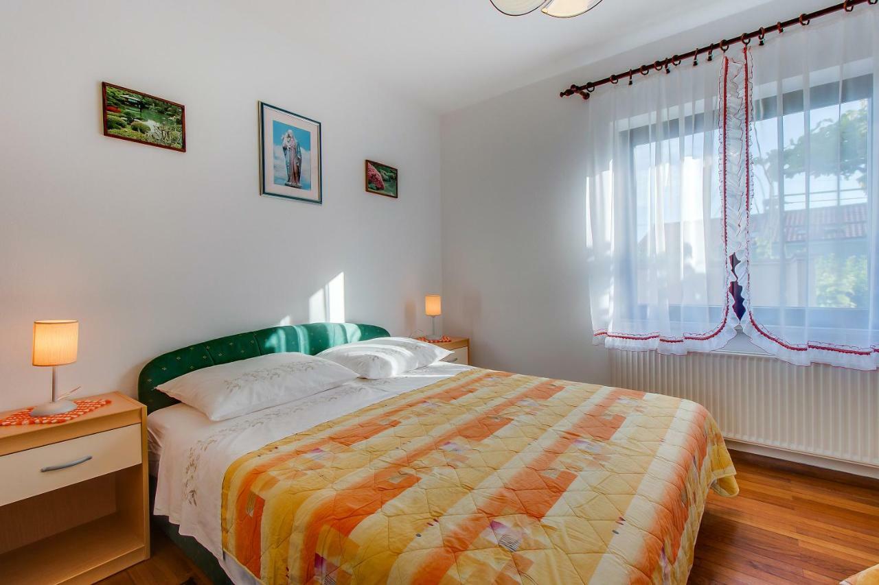 Apartment Simona Mali Losinj Bagian luar foto