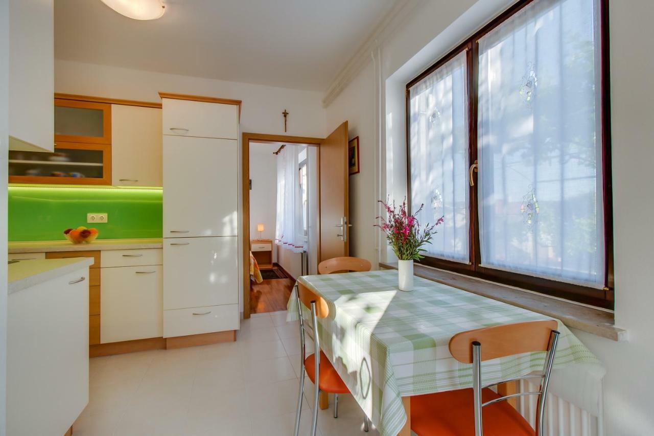 Apartment Simona Mali Losinj Bagian luar foto